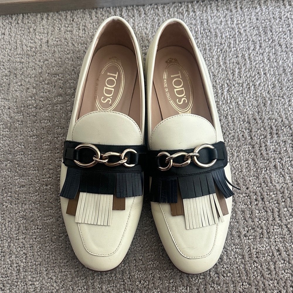 Tod's Women's Cream and Black Leather Loafers with Fringe